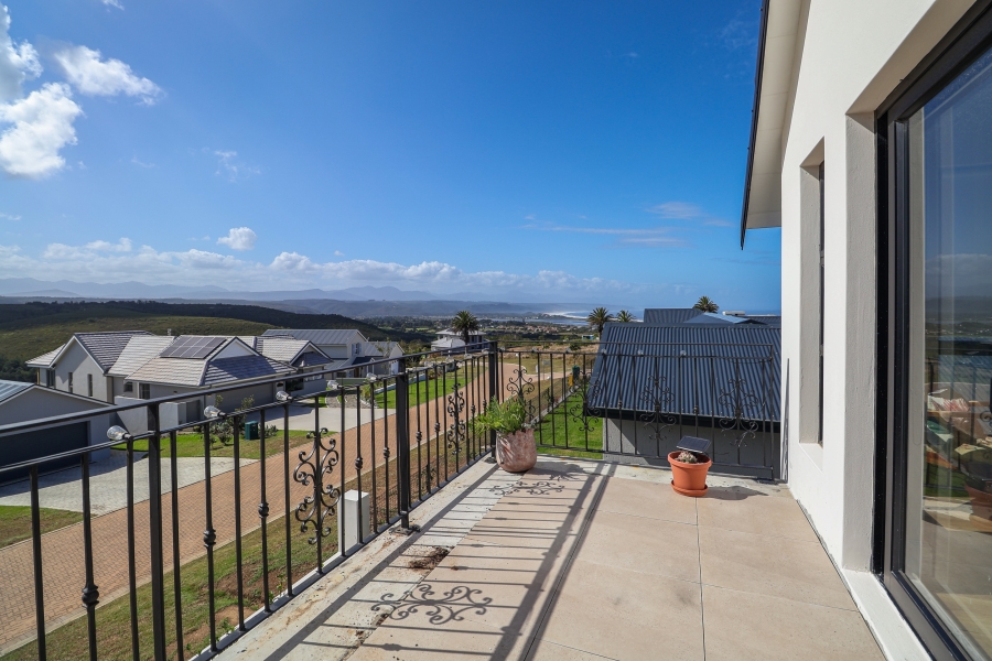 4 Bedroom Property for Sale in Baron View Western Cape